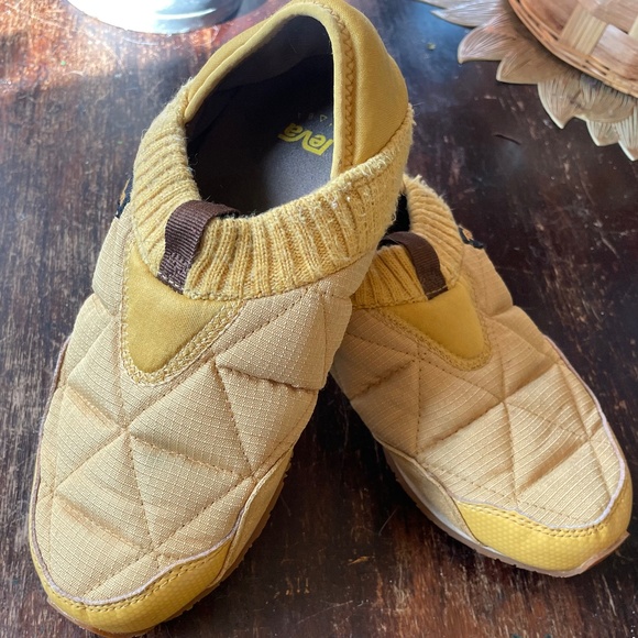 Teva ReEmber Moc in Yellow - Picture 1 of 3